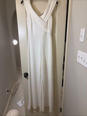 Elegant White V-Neck Jumpsuit